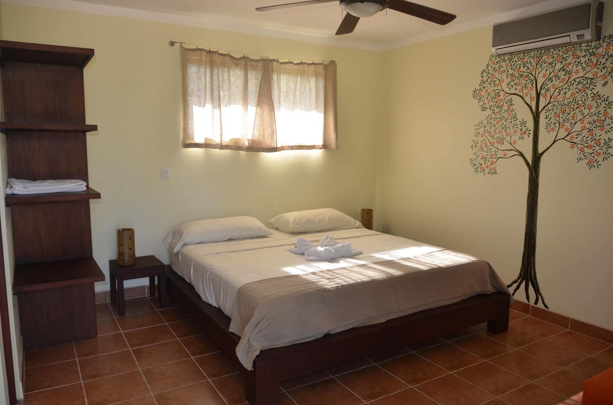 Mavi Surf Hotel Dominical Exterior photo